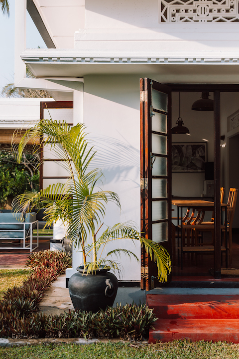 ocean front hotel galle
